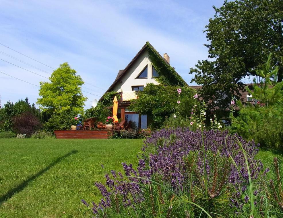 Dom Pod Roza Wiatrow: Tranquil Retreat Near Miedzyzdroje Villa Exterior photo