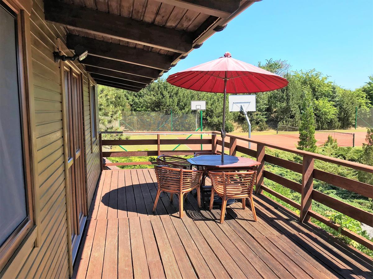 Dom Pod Roza Wiatrow: Tranquil Retreat Near Miedzyzdroje Villa Exterior photo